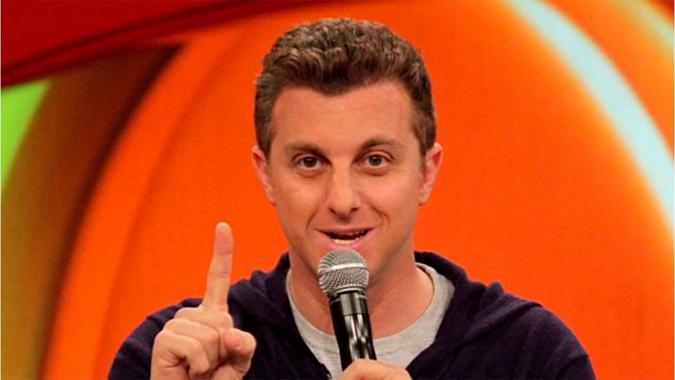 Huck negocia contrato para substituir Faustão