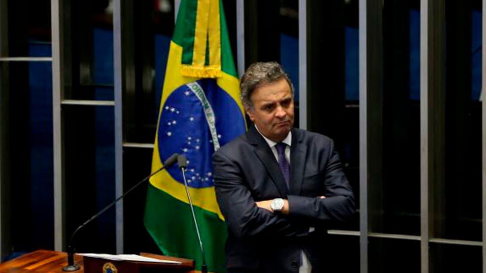 Aécio reage e diz que ainda defende candidato próprio do PSDB