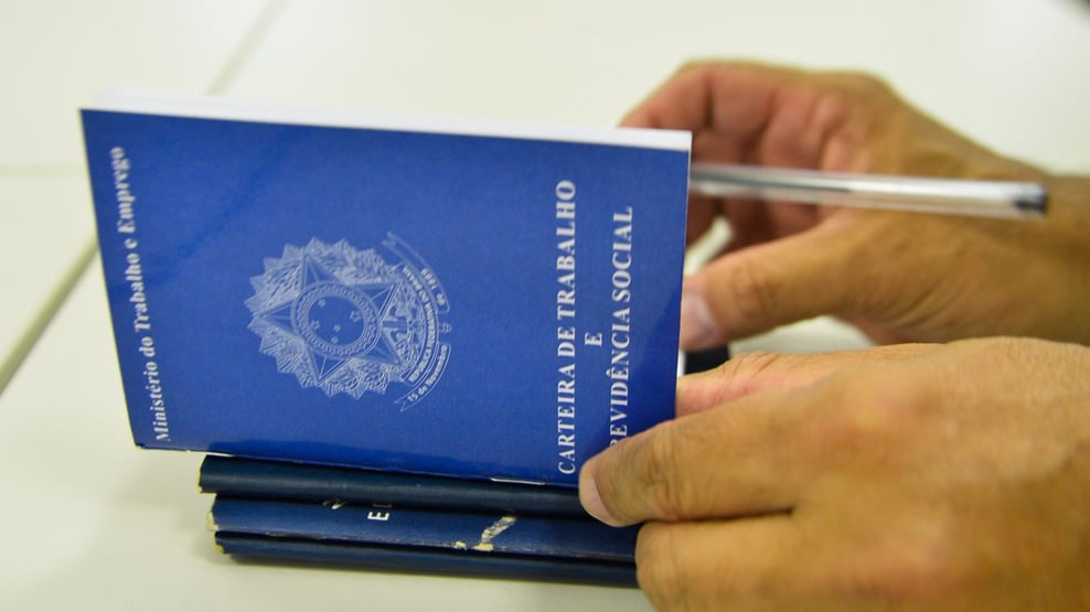 Brasil criou 107.570 empregos para jovens aprendizes até outubro