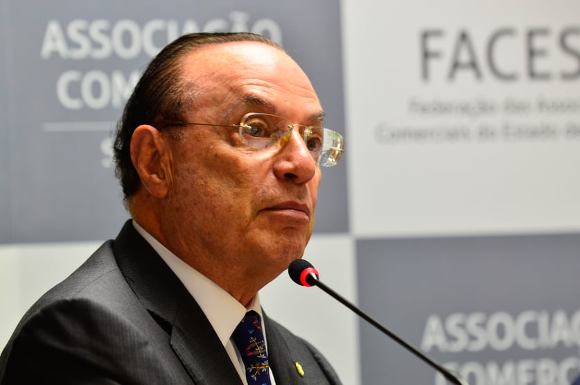 Conselho de Ética aprova relatório preliminar contra Maluf e Lúcio