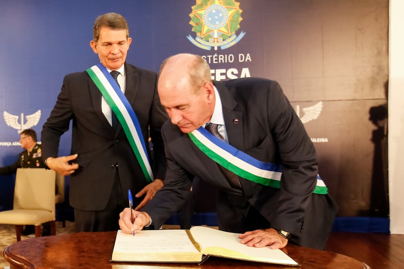 A ideia de Vitor Hugo sobre golpe sanitário partiu do Ministério da Defesa