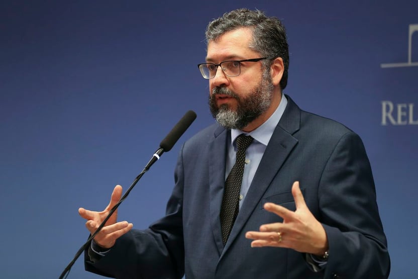 Itamaraty fecha embaixadas criadas por Lula