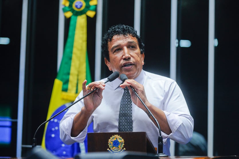 Com apoio de Bolsonaro, Magno Malta tentará voltar ao Senado em 2022