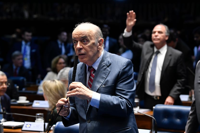 José Serra está com Covid