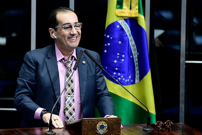 Hang diz que Kajuru pediu patrocínio da Havan: “Cara de pau”