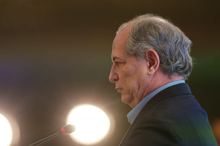 Ciro Gomes chama Pazuello de vagabundo e senador fala que pedetista tem espasmos alucinatórios