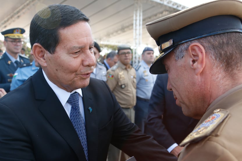 Mourão: Macron não tem conhecimento do que está passando aqui