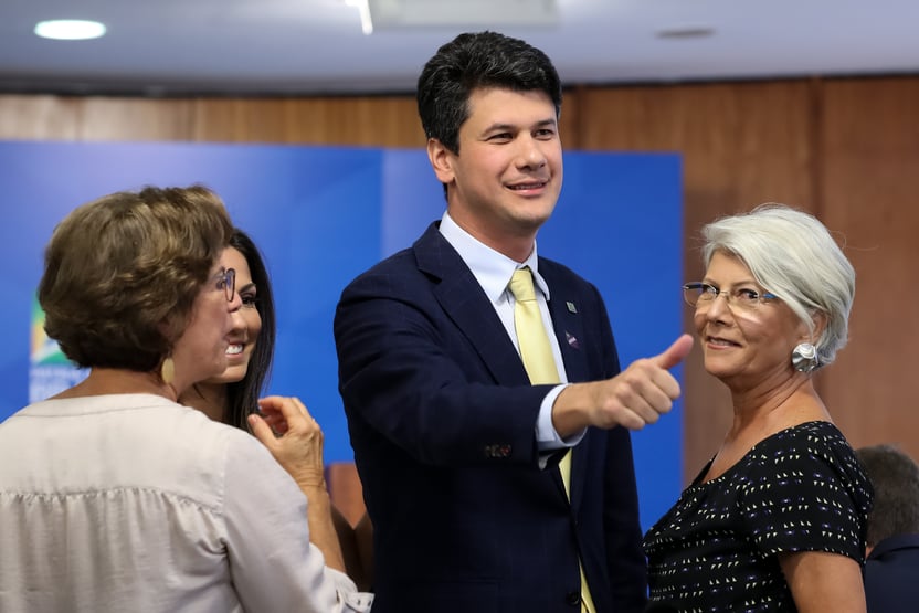 Presidente do BNDES: Não há janela para vender ações da Petrobras