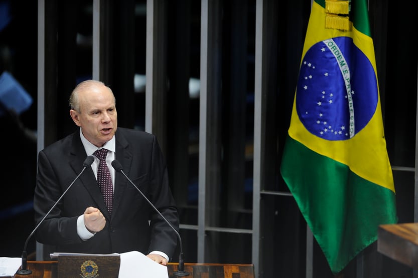 “Mantega está escondendo a história ou não entendeu o que está acontecendo”
