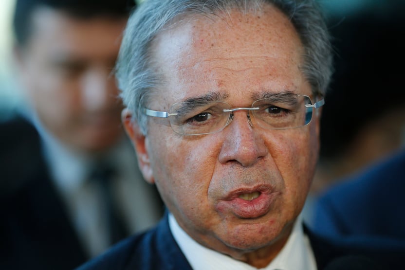 “Não se assustem se alguém pedir o AI-5”