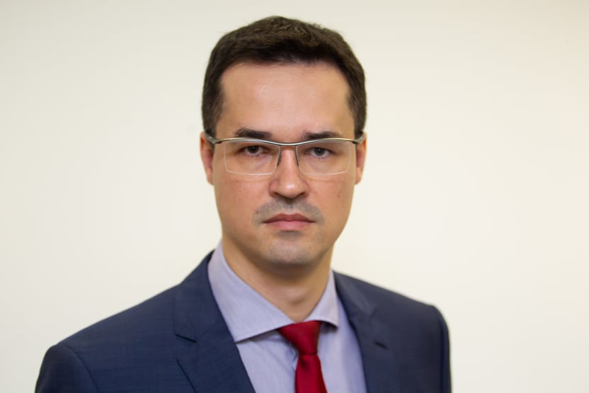 Deltan processa Zé de Abreu