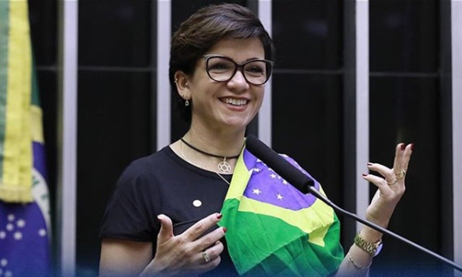 Deputada critica ‘mimimi’ sobre absorventes: “Usávamos paninhos”