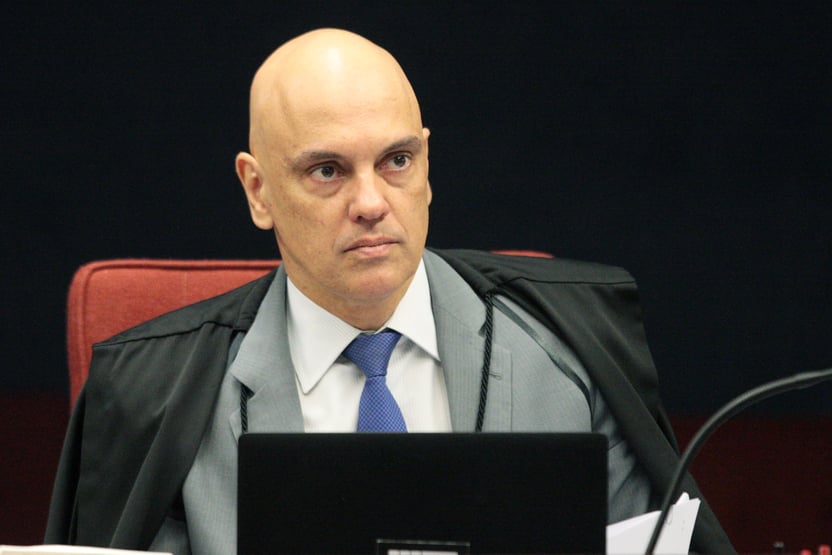 Moraes prorroga investigação contra Bolsonaro por vazamento de inquérito da PF
