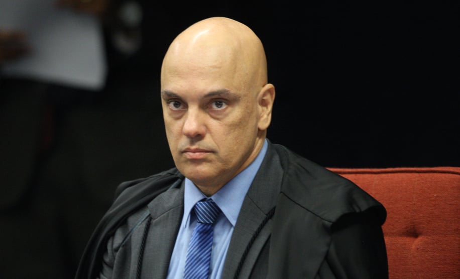 Senadores do Podemos querem a tramitação do impeachment de Moraes apresentado por Bolsonaro