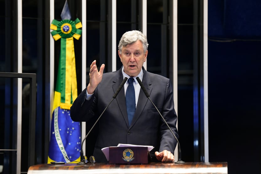 Senador do PP confirma possibilidade de Bolsonaro retornar ao partido