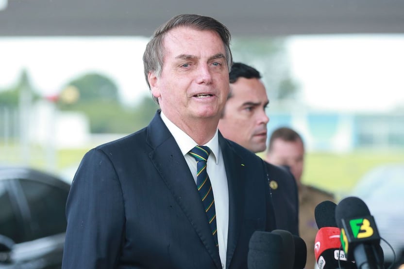 Bolsonaro critica proposta de exame toxicológico para posse de arma