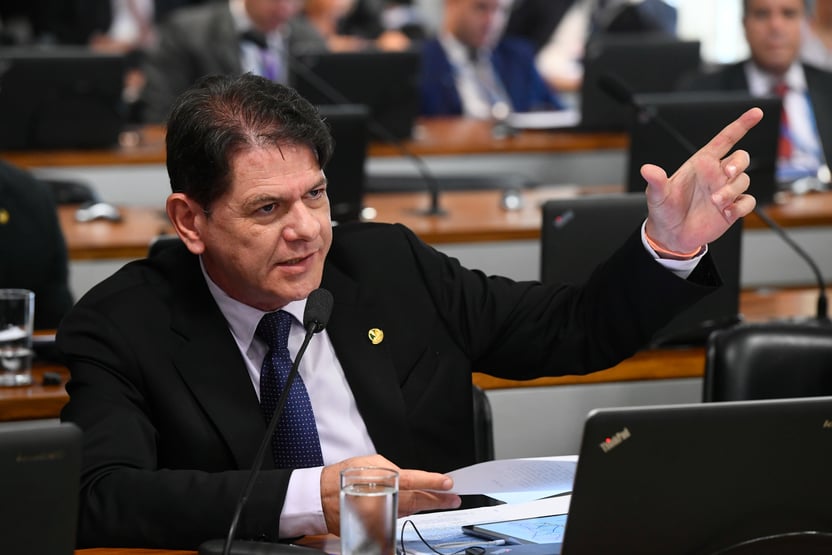 Cid Gomes está com Covid