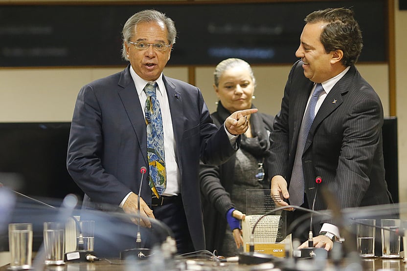 Guedes mandou retirar da reforma do IR regra que tributaria recursos em paraísos fiscais
