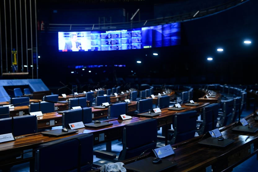 GOVERNO DISTRIBUI R$ 30 MILHÕES EM EMENDAS EXTRAS PARA SENADORES ALIADOS