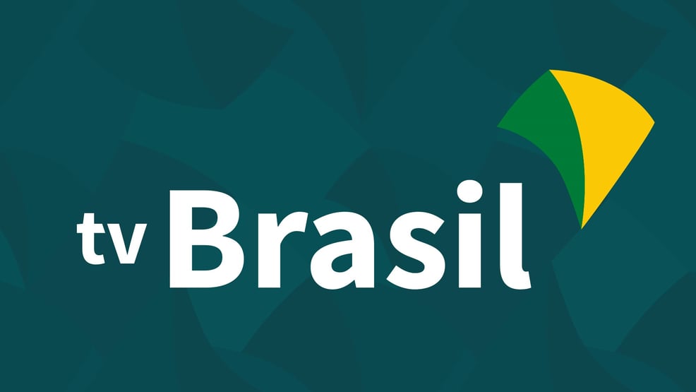 Bolsonaro dobra a TV Brasil