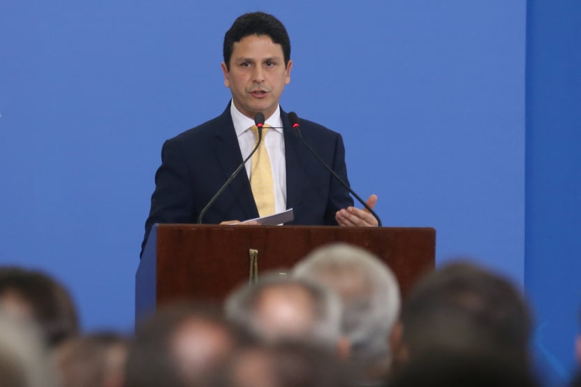 PSDB entra com ação para suspender MP golpista