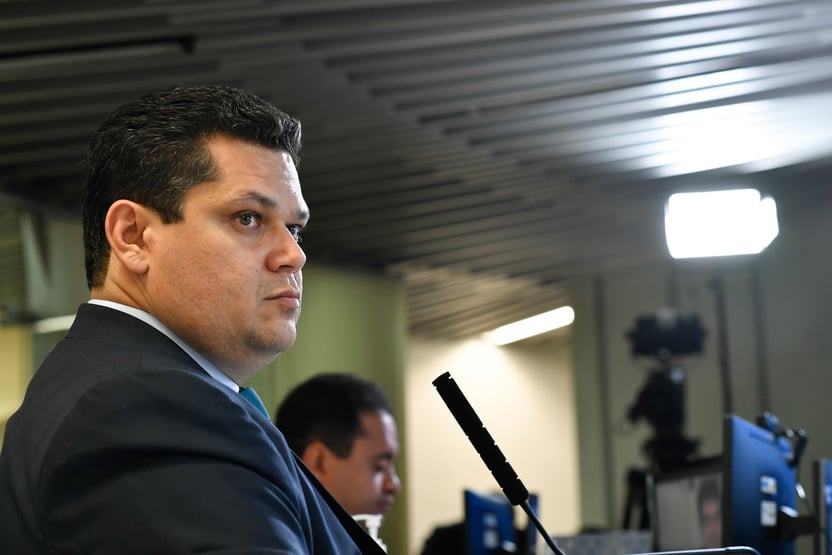 Alcolumbre procura culpados