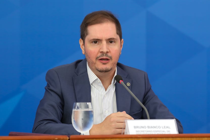 Bolsonaro vai nomear Bruno Bianco para Advocacia-Geral da União