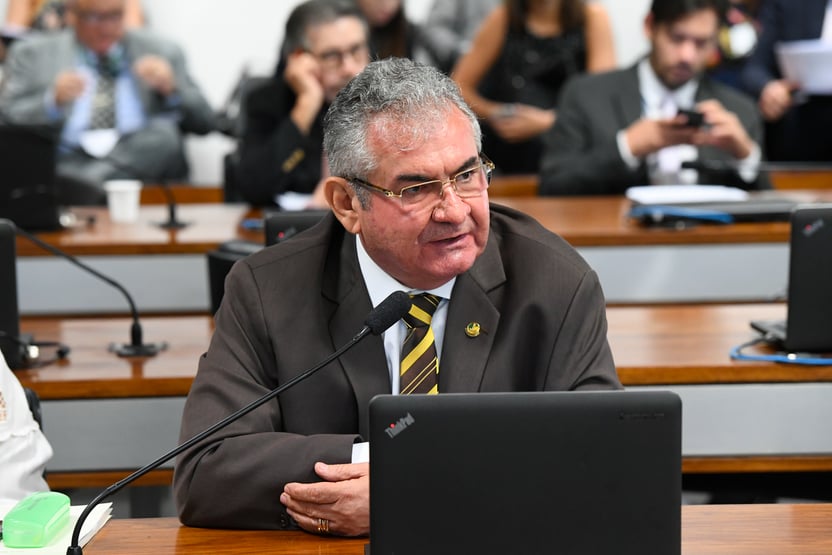 Relator do IR quer ampliar para R$ 5 mil faixa de isenção