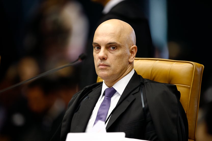Moraes manda Bolsonaro explicar suposta propaganda antecipada