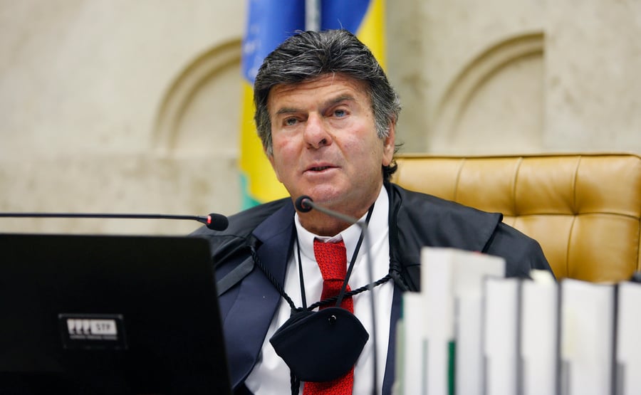 Fux critica Congresso e diz que STF deveria começar a “decidir não decidir”