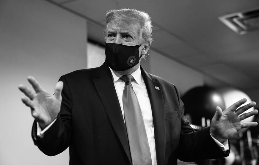 Covid-19: atrás de Biden nas pesquisas, Trump muda discurso e adota máscara