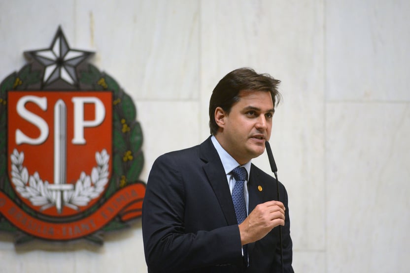 Relatora pede que deputado que xingou papa seja suspenso