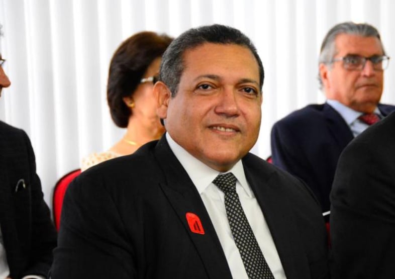 Kassio Marques diz ter feito mestrado, doutorado e pós-doutorados nas férias