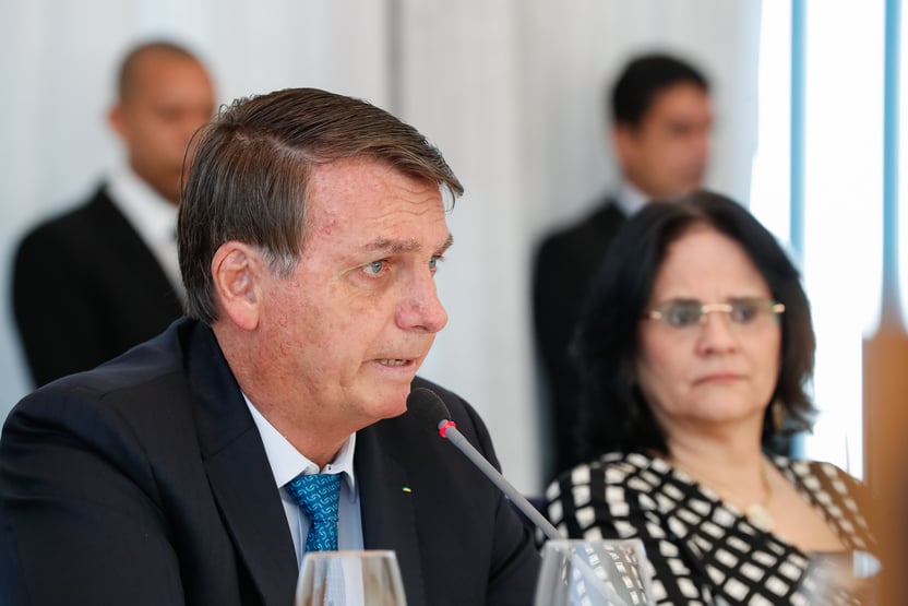 O que levou Bolsonaro a adiar anúncio de Braga Netto como vice