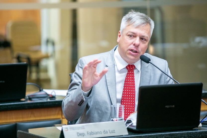 Deputado do PT vai presidir comissão de 2º impeachment em Santa Catarina