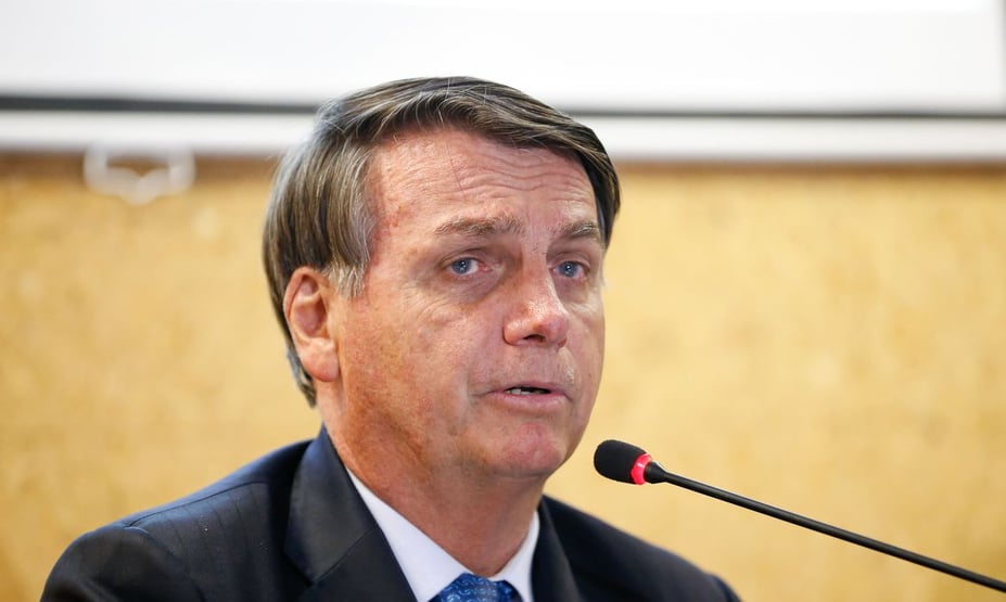 Bolsonaro sanciona lei que permite até 40 pontos na CNH