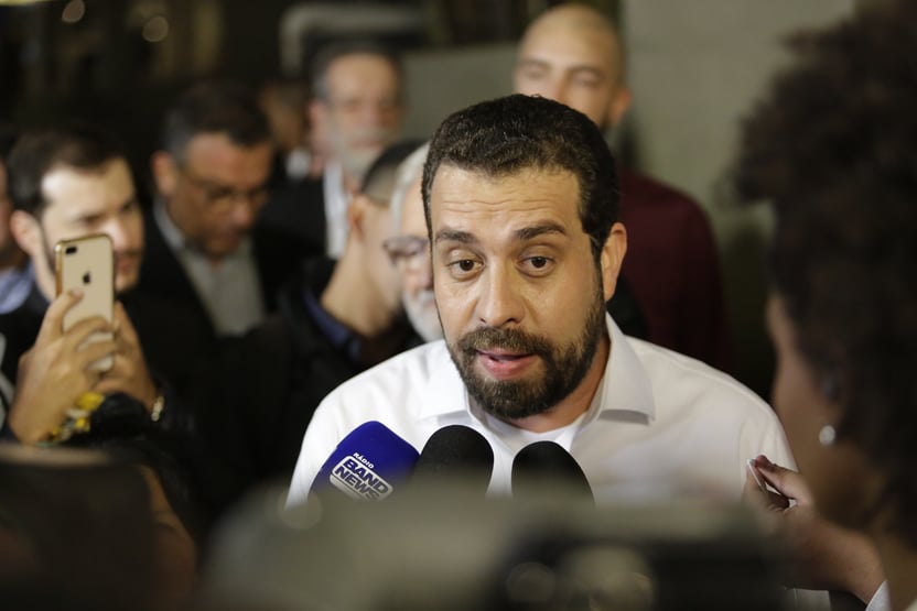 Movimento dos Trabalhadores Com Camarão