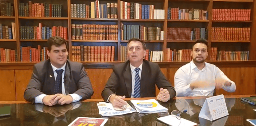 Pesquisa eleitoral é arma política para quem tem recurso, diz Bolsonaro