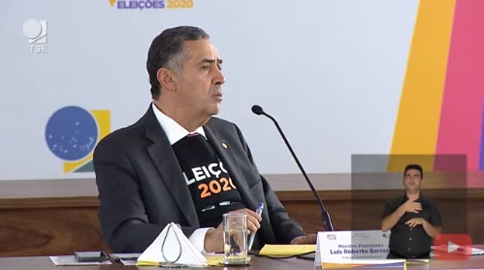 Tentativa de ataque veio de fora do país, afirma Barroso