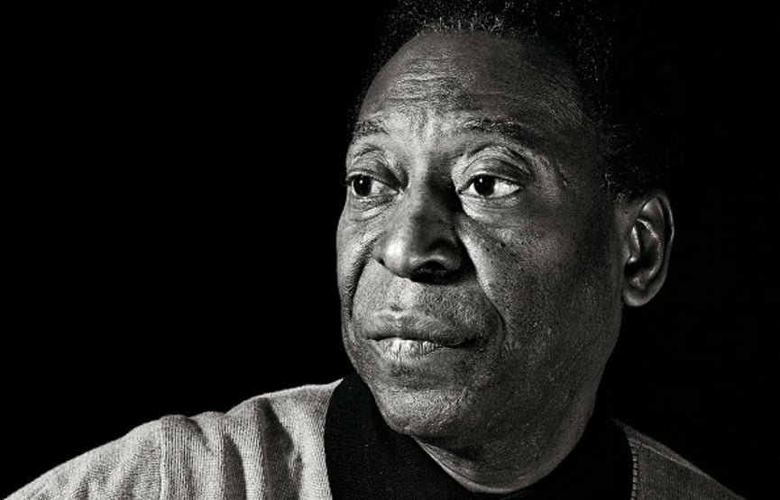 Pelé segue internado após problemas em exames de rotina