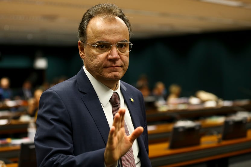 “O que torna PSDB nanico é sair da oposição ao PT para mamar no governo Bolsonaro”
