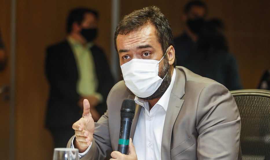 Governador do Rio pede desculpas por festa de aniversário em meio a restrições