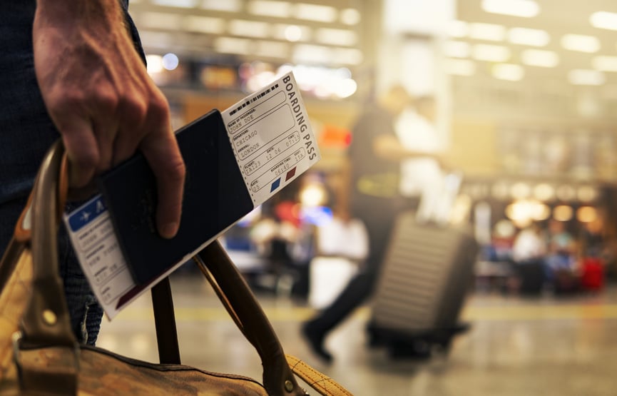 Passaportes de vacinação serão tão comuns quanto áreas para não-fumantes, diz pesquisador