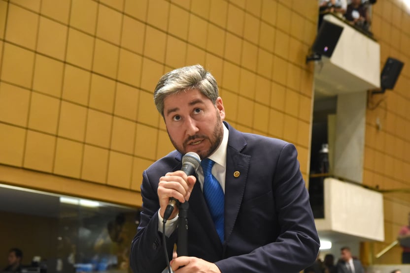 Cidadania decide expulsar deputado que apalpou colega na Assembleia de SP