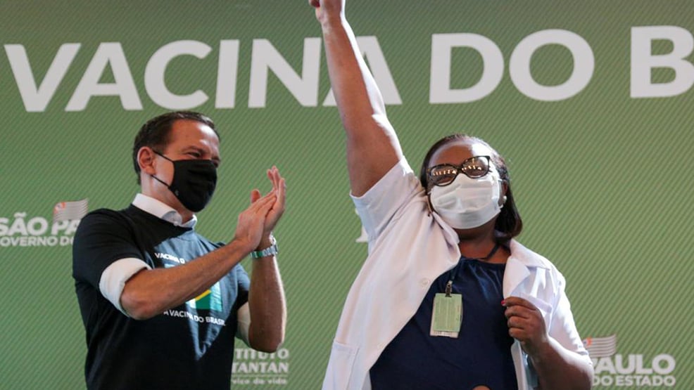 Primeira vacinada do Brasil pode ser candidata a deputada