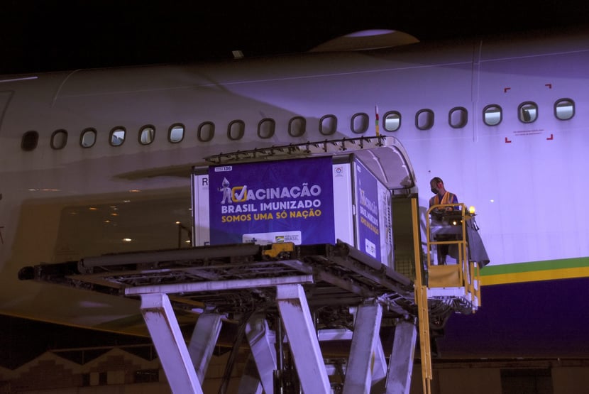 Saúde tinha 15 milhões de doses à disposição na Índia, mas só receberá 2 milhões