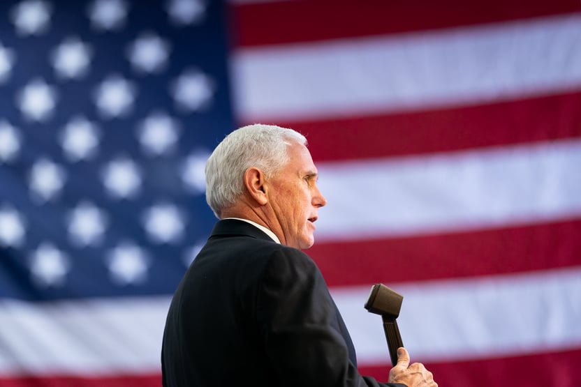 Em resposta a Pelosi, Mike Pence diz que não invocará 25ª Emenda para afastar Trump