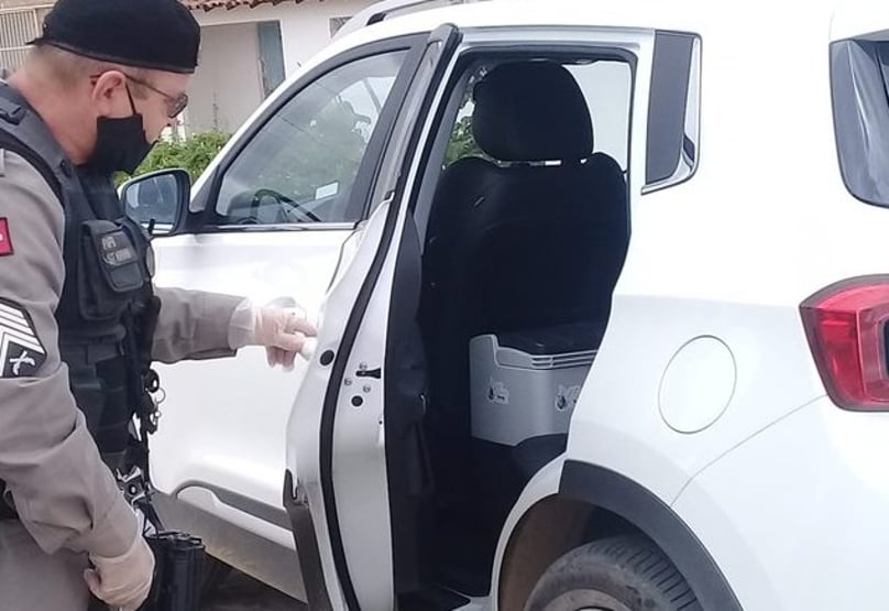 PM recupera carro roubado com 70 doses de vacina na PB