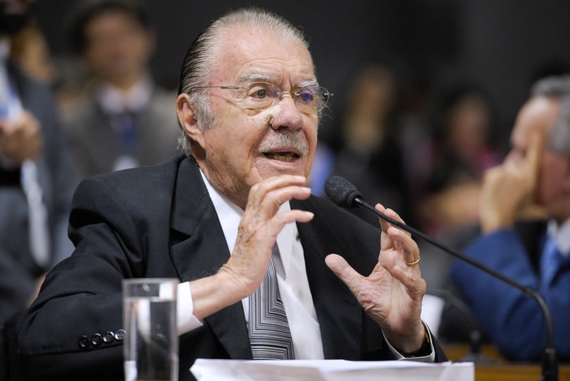Senado vai homenagear Sarney
