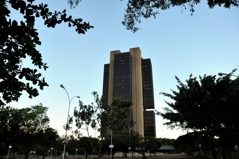 Saques da poupança superam os depósitos em novembro